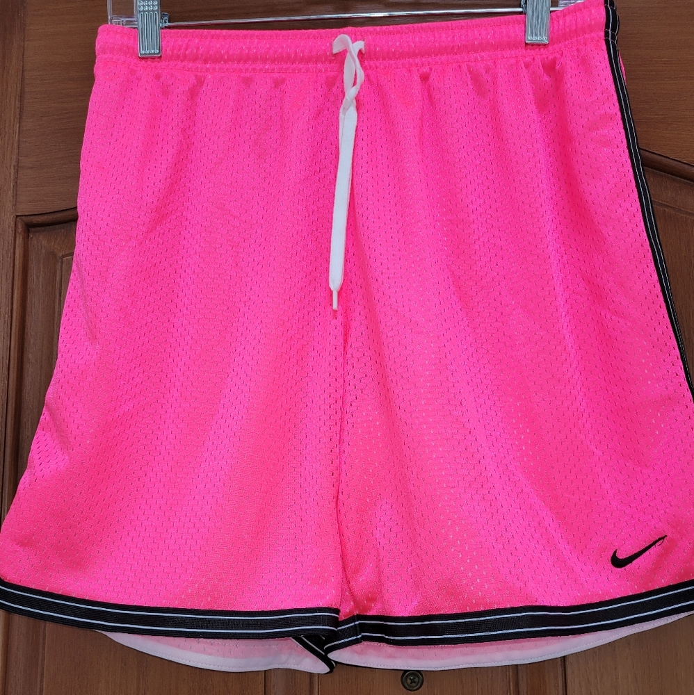 Nike shorts szM (8-10)